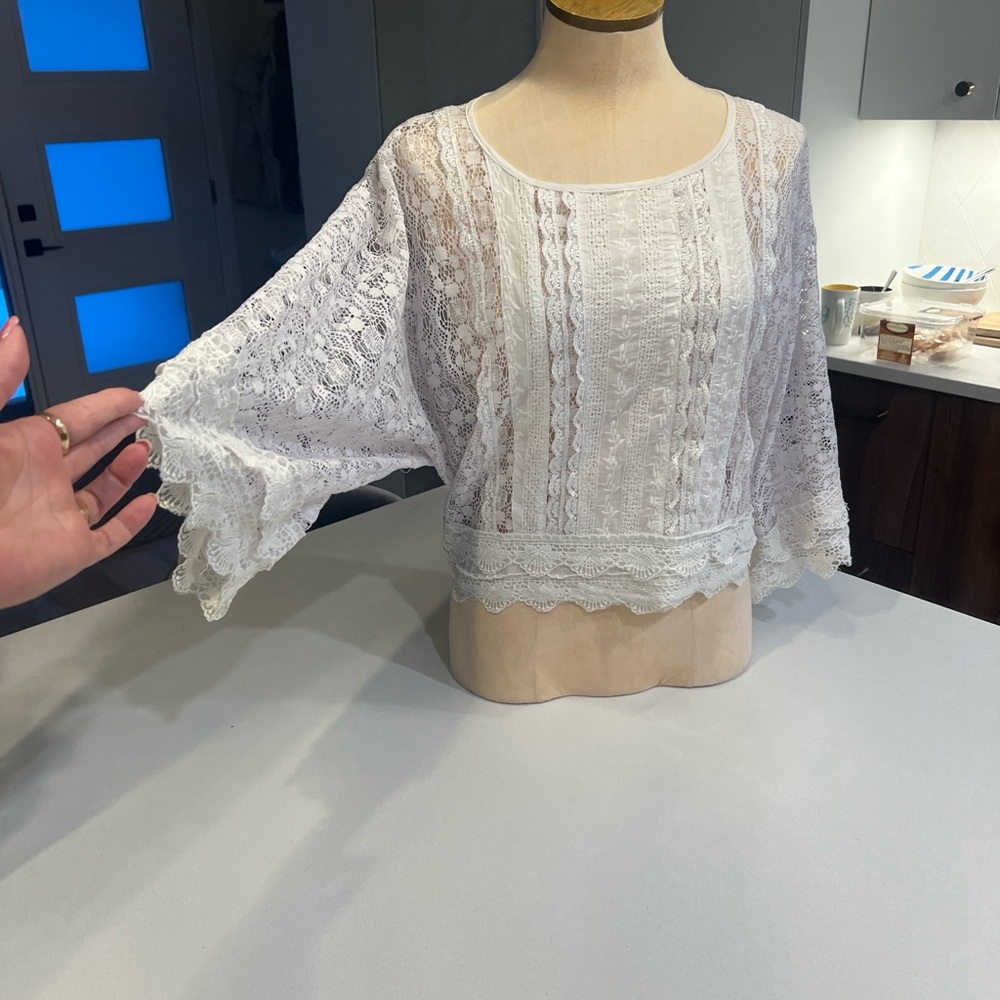 BOO RADLEY Elegant White Lace Blouse